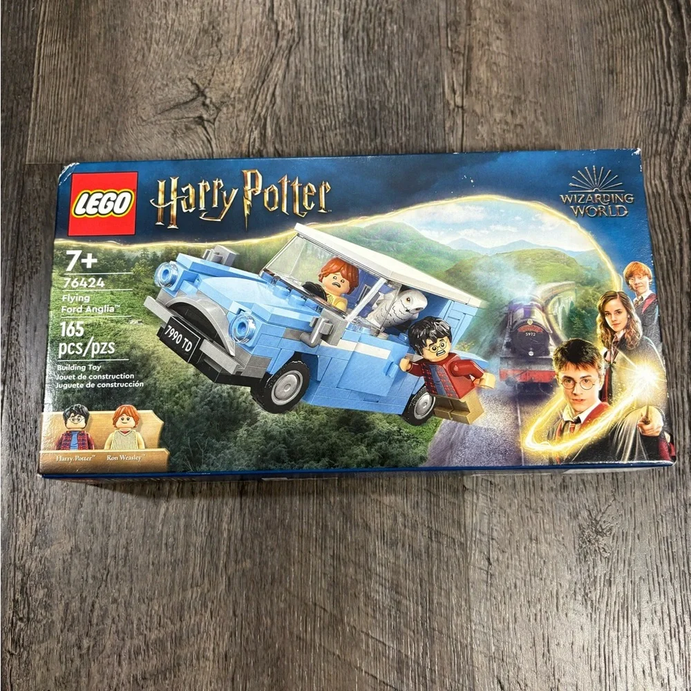 NEW | LEGO Harry Potter: Flying Ford Anglia (76424)